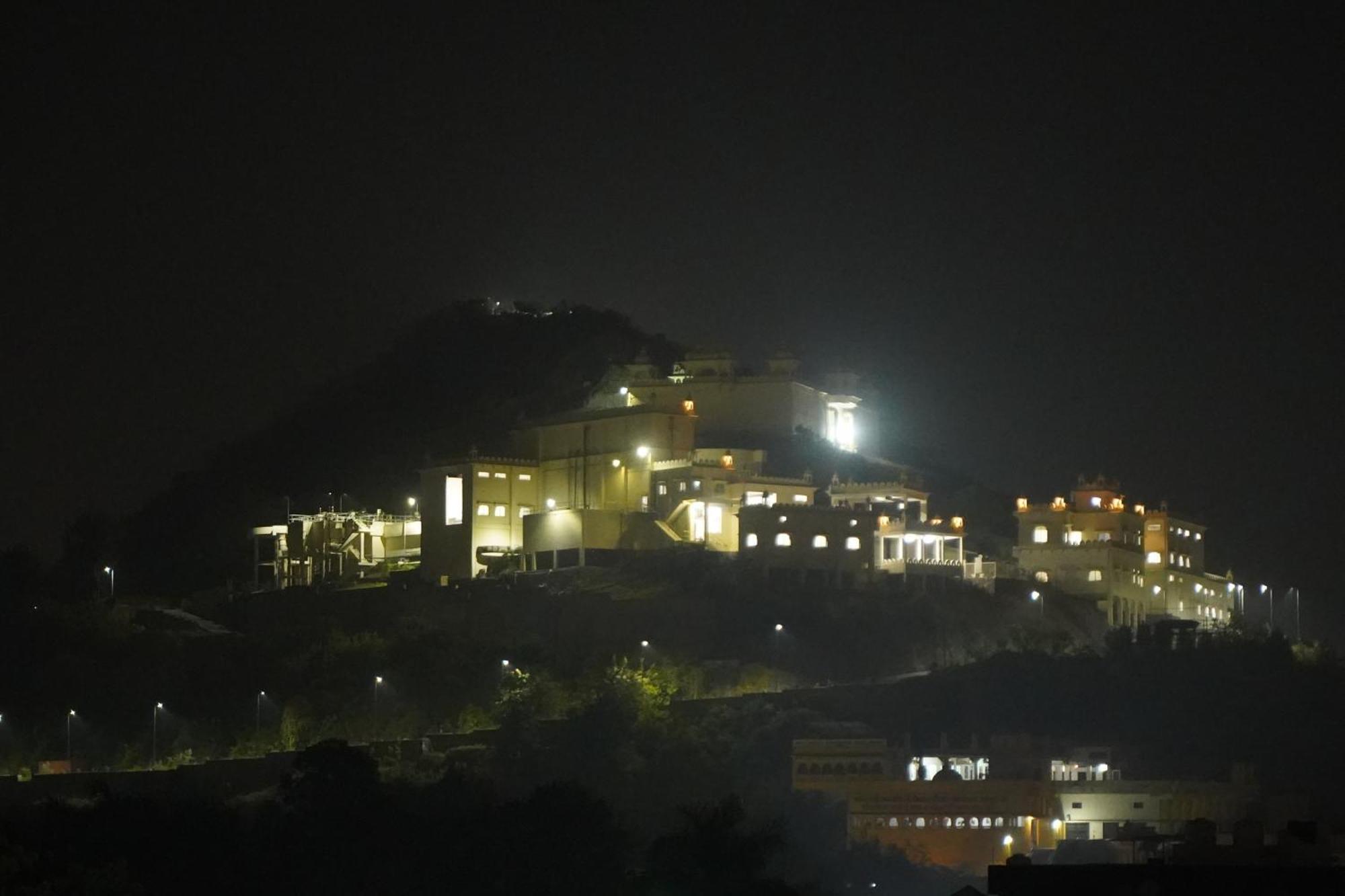 Shri Daulat Villas Udaipur Extérieur photo